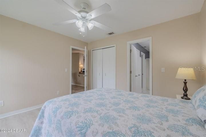 For Sale: $155,000 (2 beds, 2 baths, 850 Square Feet)