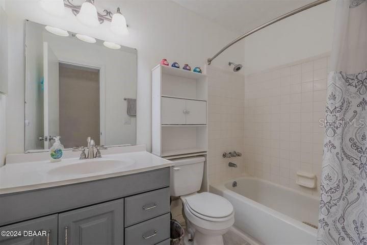 For Sale: $155,000 (2 beds, 2 baths, 850 Square Feet)