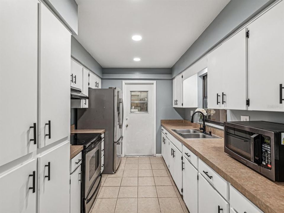 For Sale: $247,000 (2 beds, 2 baths, 1184 Square Feet)