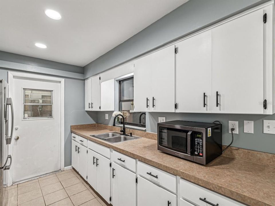 For Sale: $247,000 (2 beds, 2 baths, 1184 Square Feet)