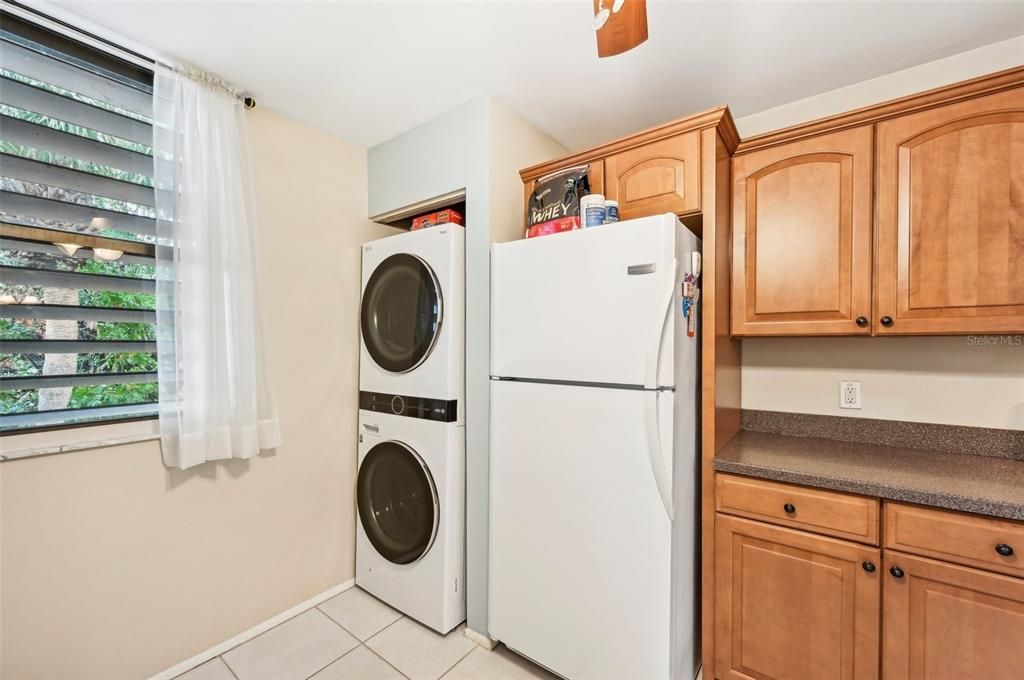 For Sale: $309,900 (2 beds, 2 baths, 1408 Square Feet)