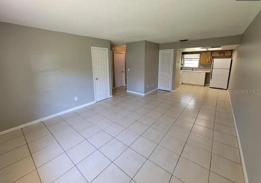 For Rent: $1,200 (2 beds, 1 baths, 1740 Square Feet)