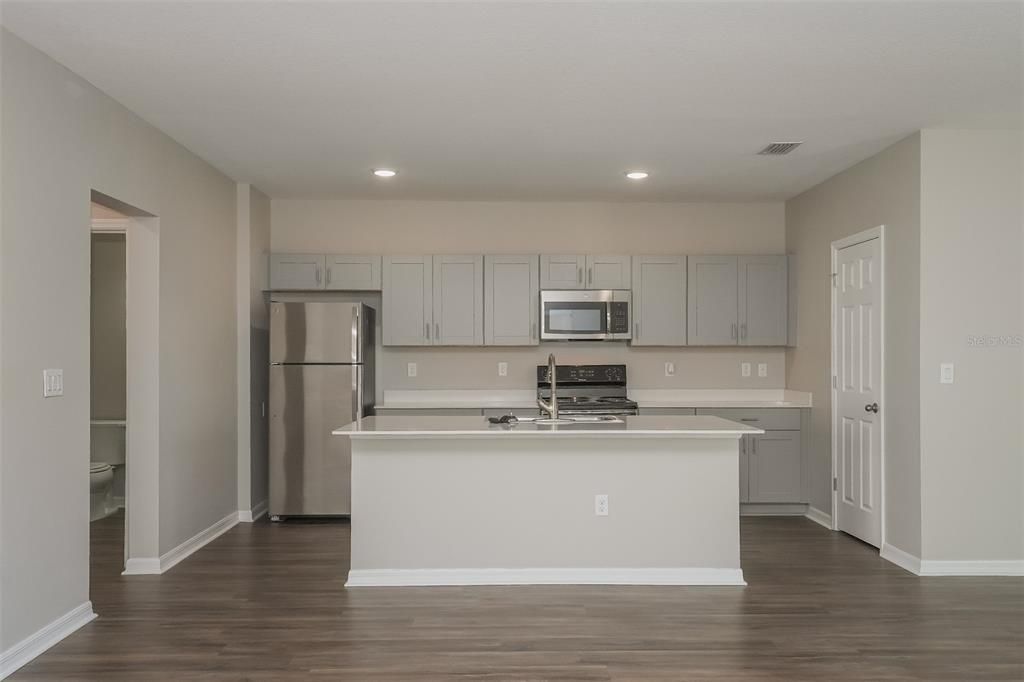 For Rent: $2,395 (4 beds, 2 baths, 2301 Square Feet)