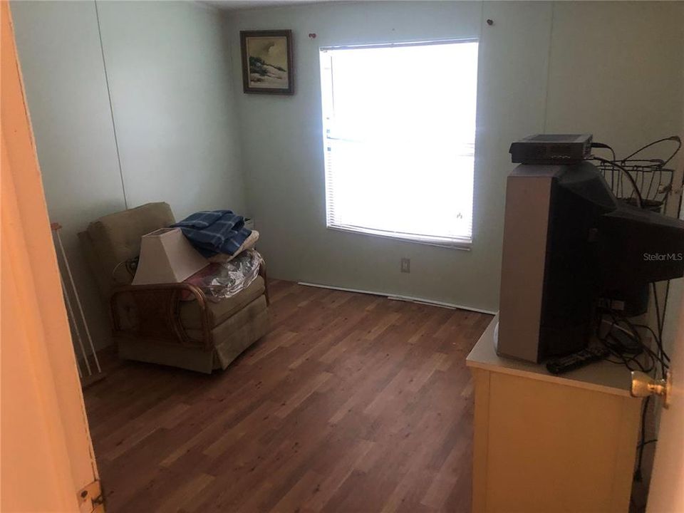 For Sale: $159,900 (2 beds, 2 baths, 1012 Square Feet)