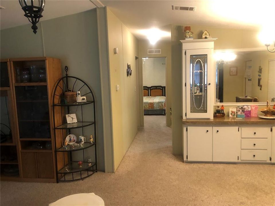 For Sale: $159,900 (2 beds, 2 baths, 1012 Square Feet)