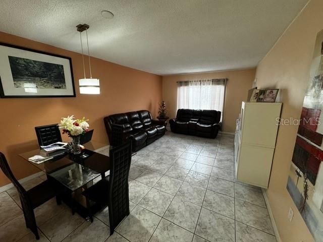 For Sale: $210,000 (1 beds, 1 baths, 644 Square Feet)