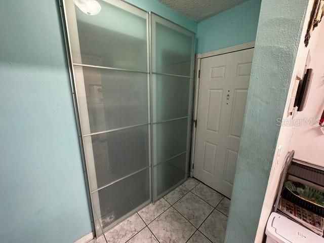 For Sale: $210,000 (1 beds, 1 baths, 644 Square Feet)