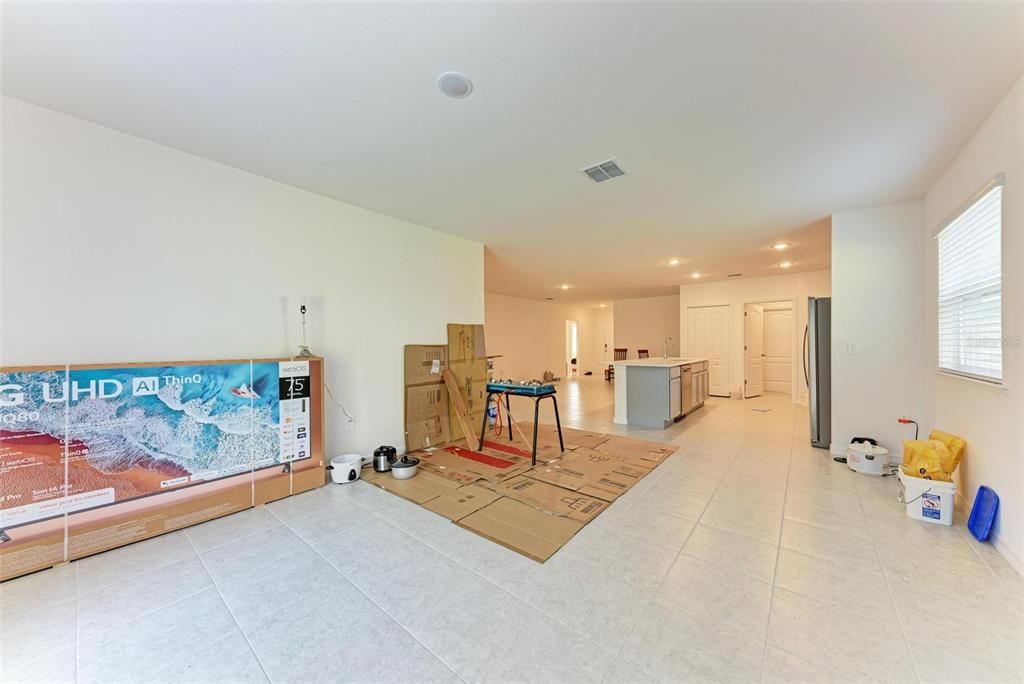 For Sale: $390,000 (4 beds, 2 baths, 1876 Square Feet)