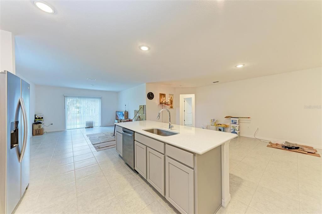 For Sale: $390,000 (4 beds, 2 baths, 1876 Square Feet)