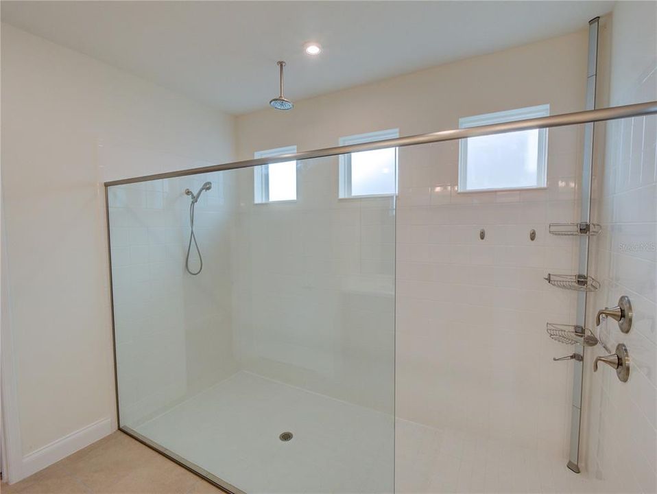 Primary Bathroom/Large Walk-In Shower