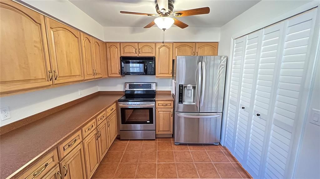 For Rent: $2,300 (3 beds, 2 baths, 1565 Square Feet)