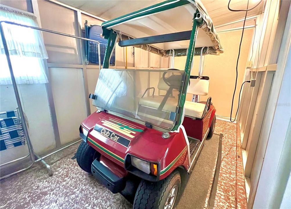 Golf cart garage, (golf cart not incl, but negotiable)