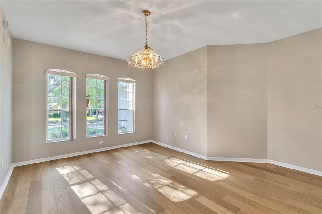 Dining Room- Brand new Mohawk flooring (2024)