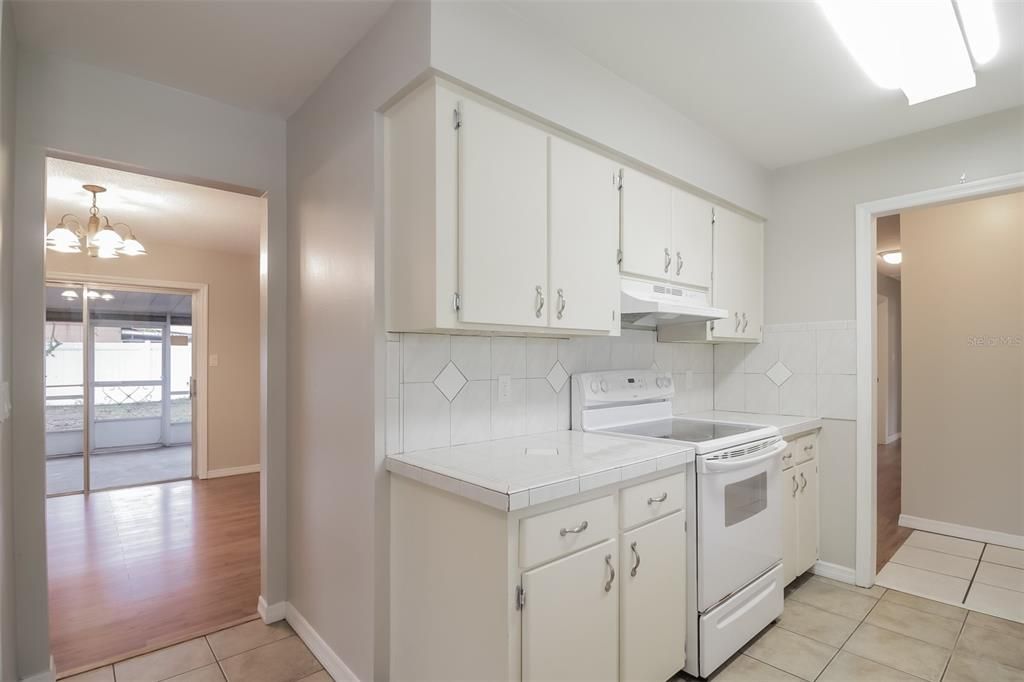 For Rent: $1,885 (3 beds, 2 baths, 1683 Square Feet)