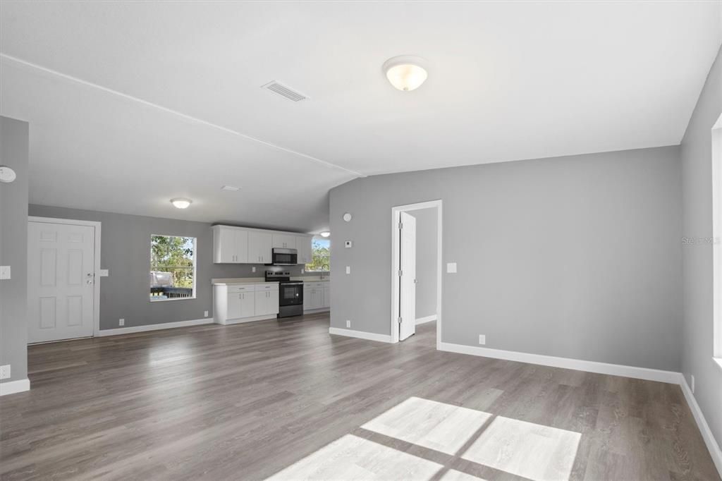 For Sale: $219,900 (3 beds, 2 baths, 1296 Square Feet)