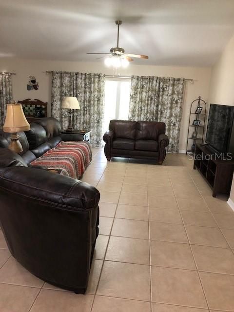 Living dining area