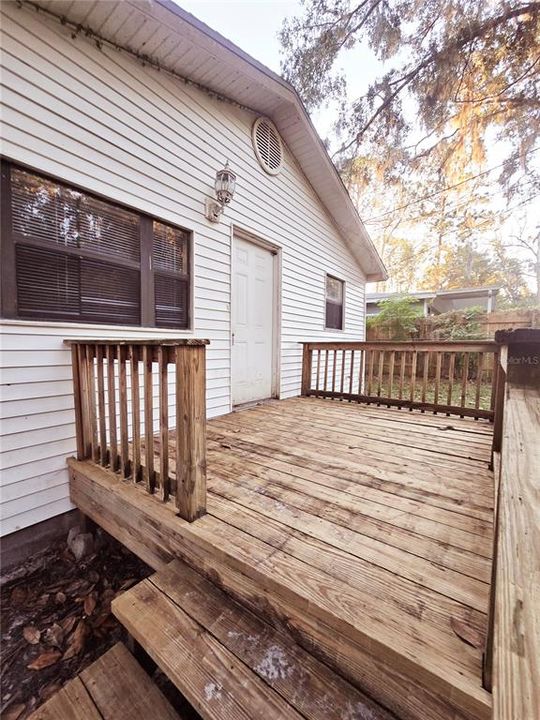 Recently Rented: $1,345 (2 beds, 1 baths, 816 Square Feet)