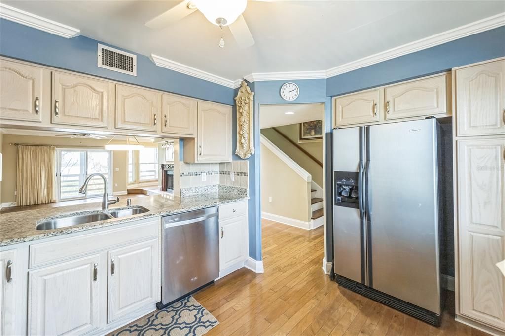 For Sale: $487,900 (2 beds, 2 baths, 1500 Square Feet)