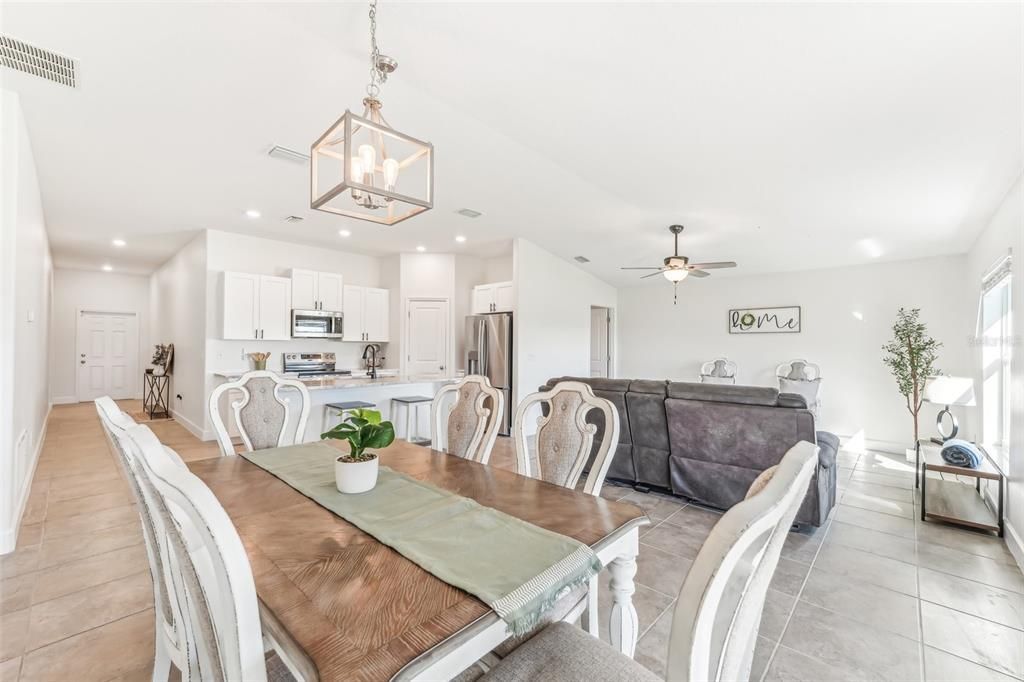 For Sale: $314,900 (3 beds, 2 baths, 1561 Square Feet)