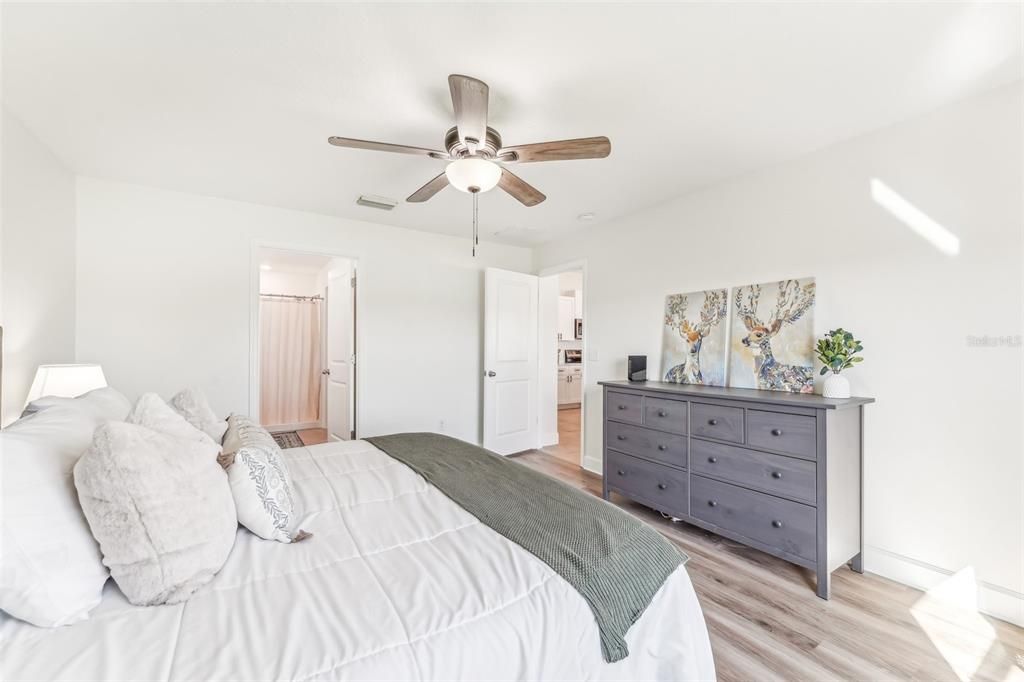 For Sale: $314,900 (3 beds, 2 baths, 1561 Square Feet)