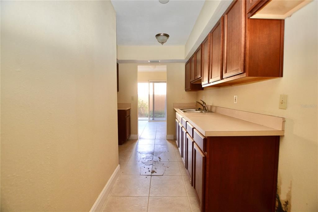 Active With Contract: $100,000 (2 beds, 1 baths, 1104 Square Feet)