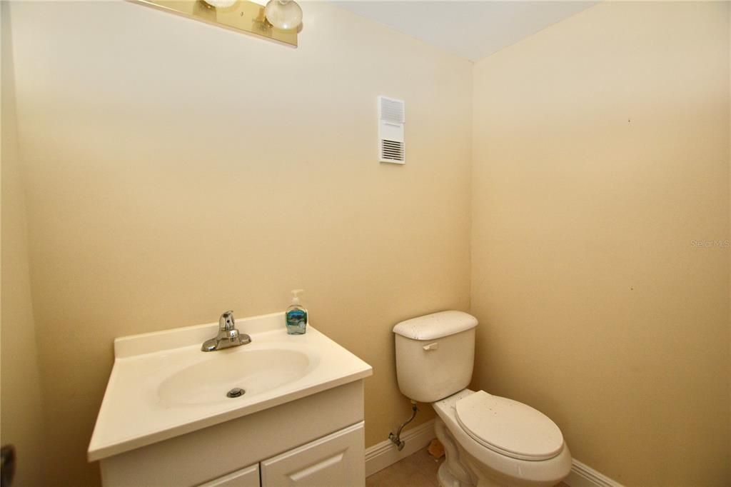 Active With Contract: $100,000 (2 beds, 1 baths, 1104 Square Feet)