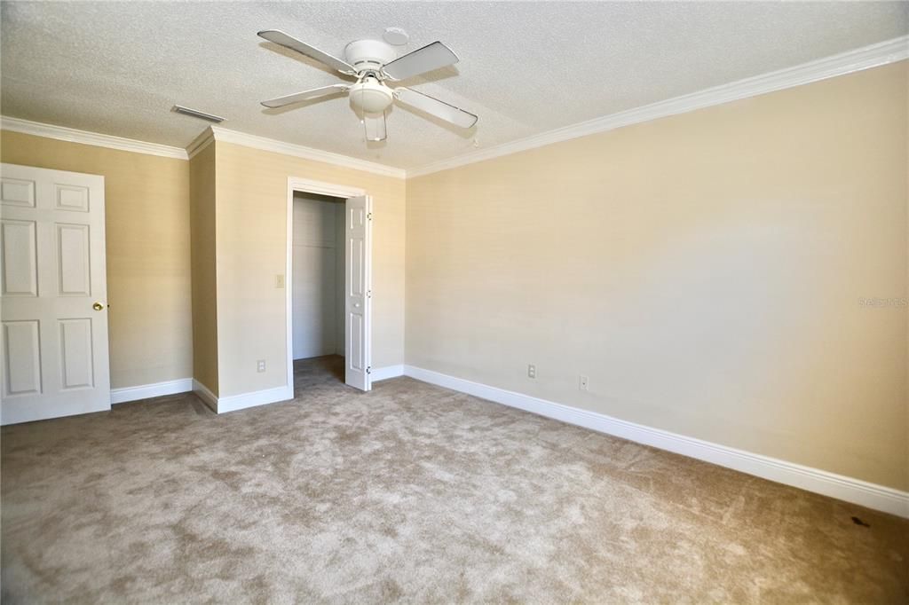 Active With Contract: $100,000 (2 beds, 1 baths, 1104 Square Feet)