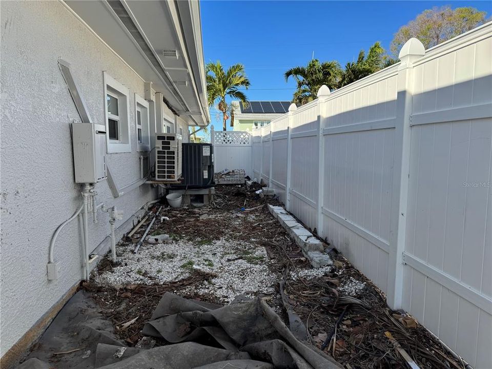 For Sale: $1,800,000 (4 beds, 2 baths, 2419 Square Feet)