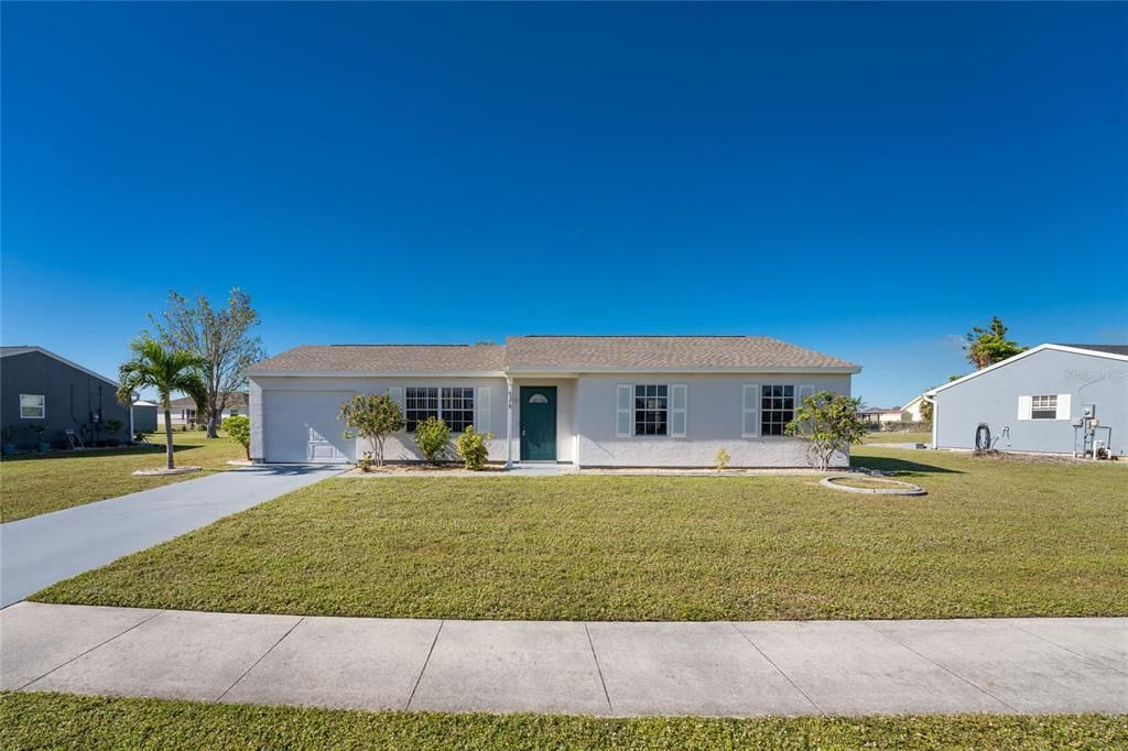 For Sale: $239,900 (3 beds, 2 baths, 1072 Square Feet)