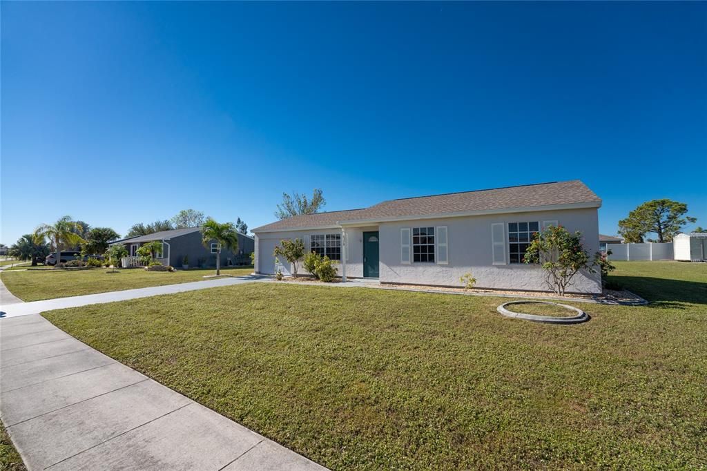 For Sale: $239,900 (3 beds, 2 baths, 1072 Square Feet)