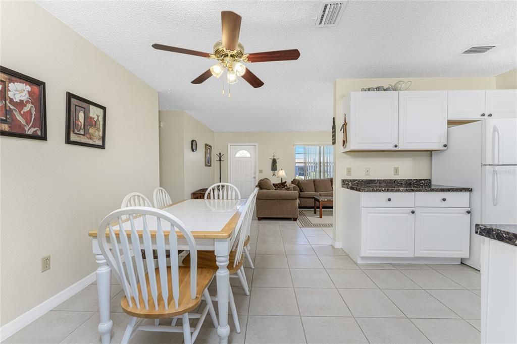 For Sale: $239,900 (3 beds, 2 baths, 1072 Square Feet)