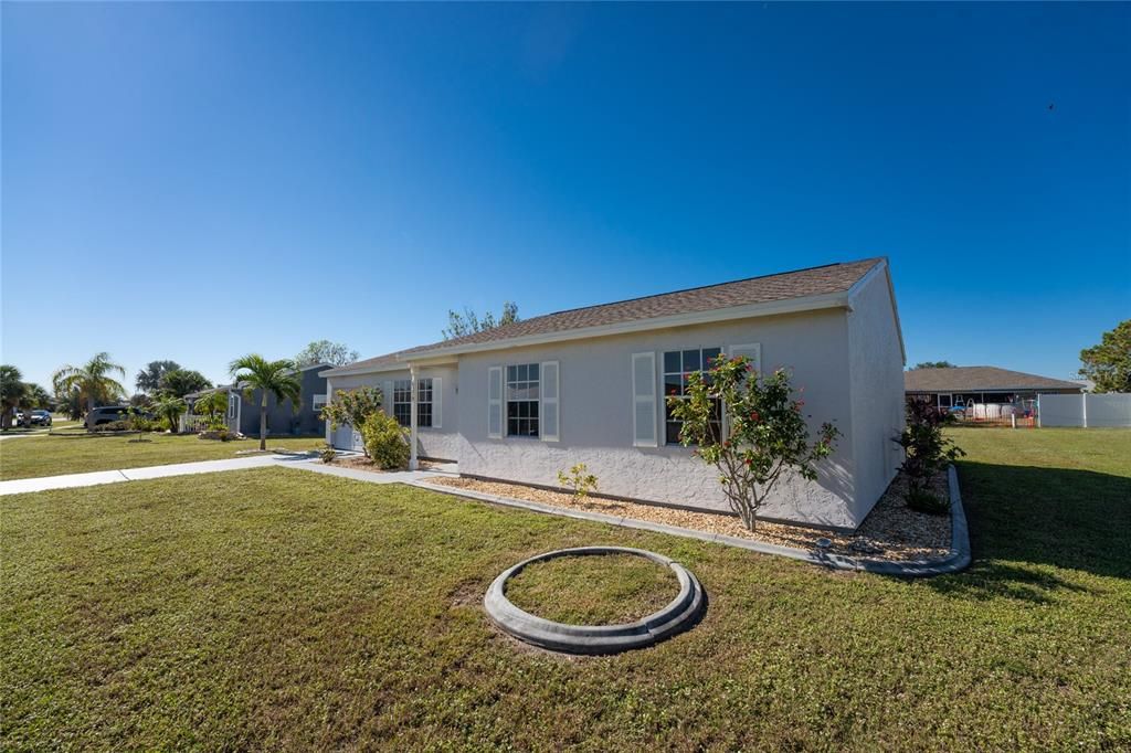 For Sale: $239,900 (3 beds, 2 baths, 1072 Square Feet)