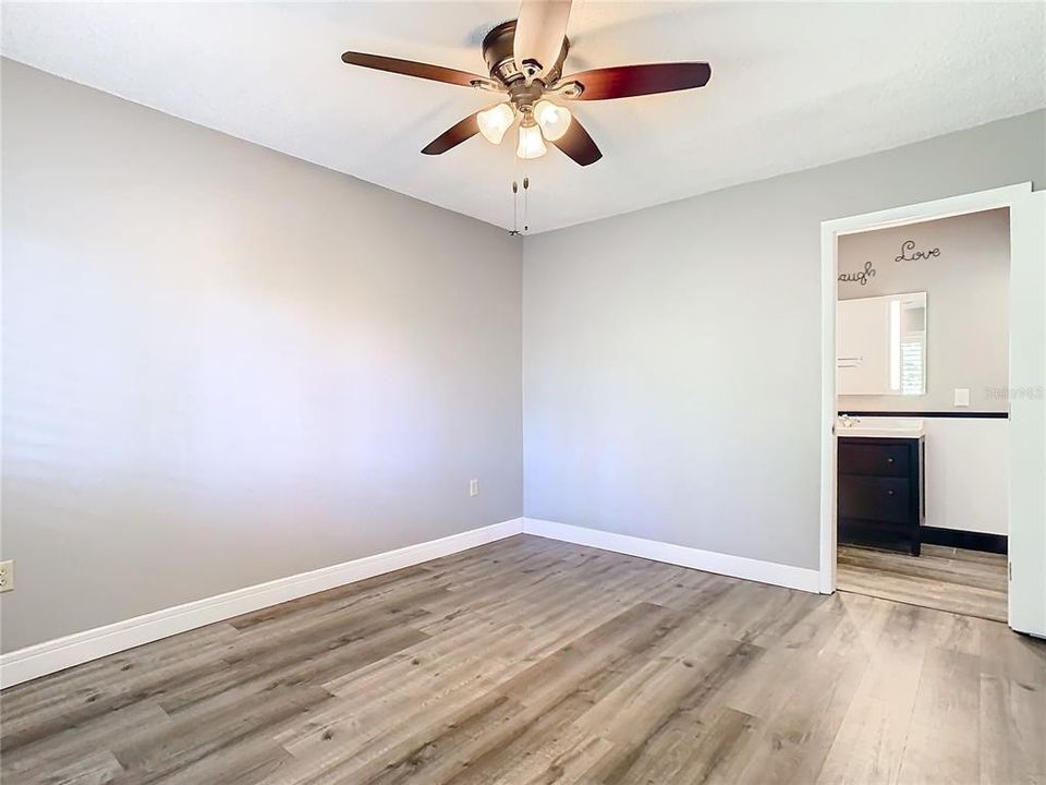 For Sale: $235,900 (3 beds, 2 baths, 1258 Square Feet)