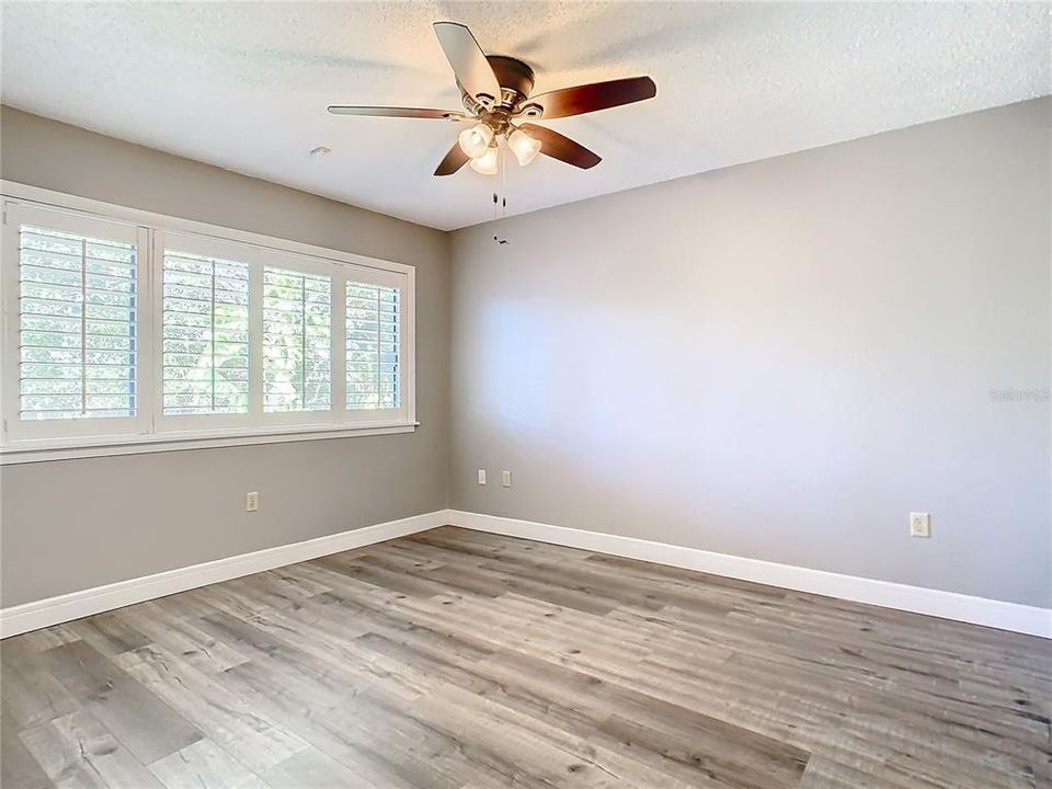 For Sale: $235,900 (3 beds, 2 baths, 1258 Square Feet)