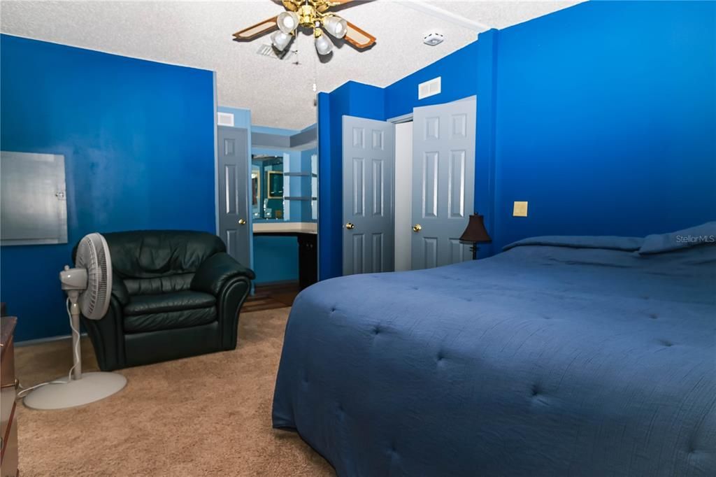 For Sale: $195,000 (2 beds, 2 baths, 1344 Square Feet)