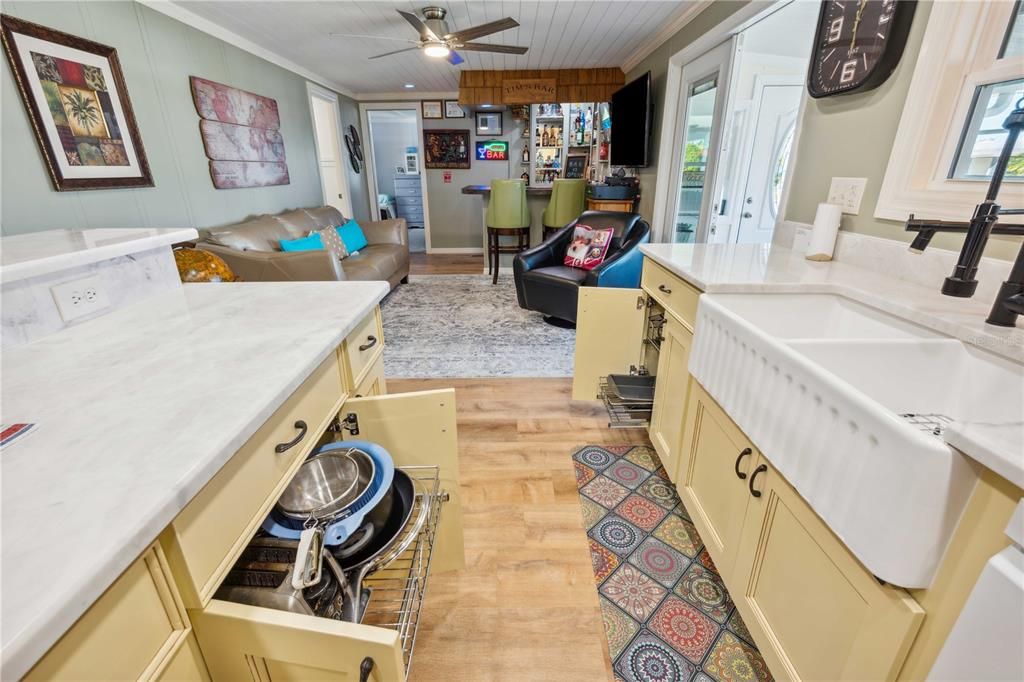 More custom features in this lovely kitchen.