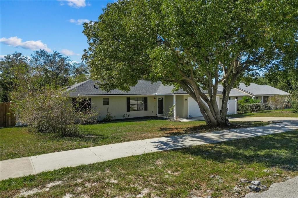 For Sale: $310,000 (3 beds, 2 baths, 1144 Square Feet)