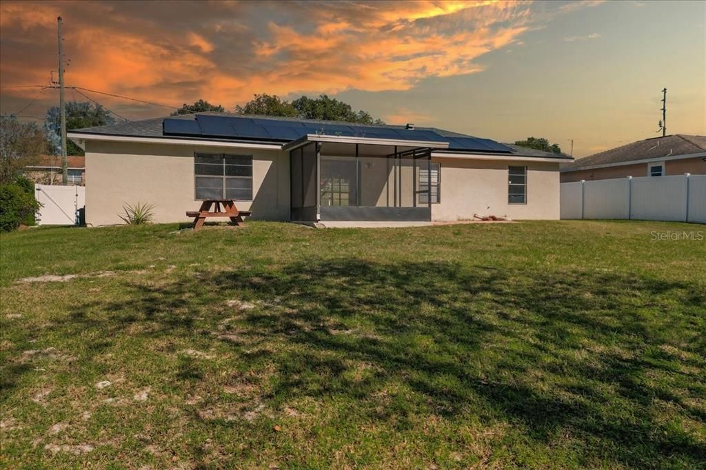 For Sale: $310,000 (3 beds, 2 baths, 1144 Square Feet)