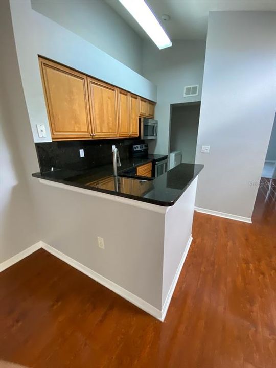 For Sale: $150,000 (1 beds, 1 baths, 650 Square Feet)