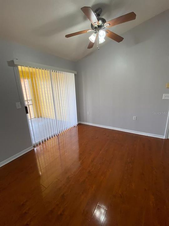 For Sale: $150,000 (1 beds, 1 baths, 650 Square Feet)