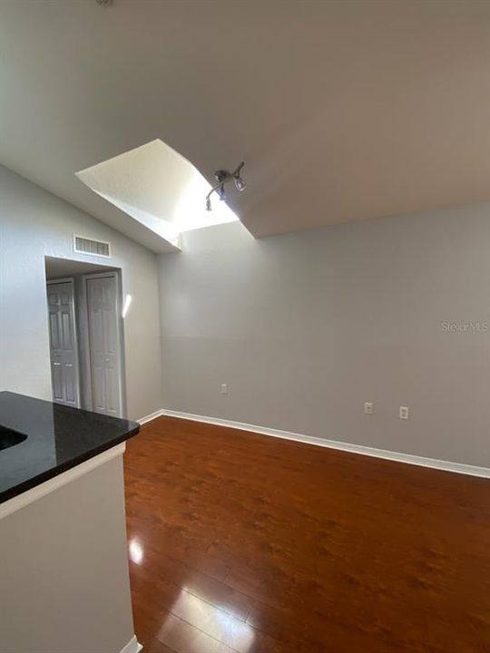 For Sale: $150,000 (1 beds, 1 baths, 650 Square Feet)