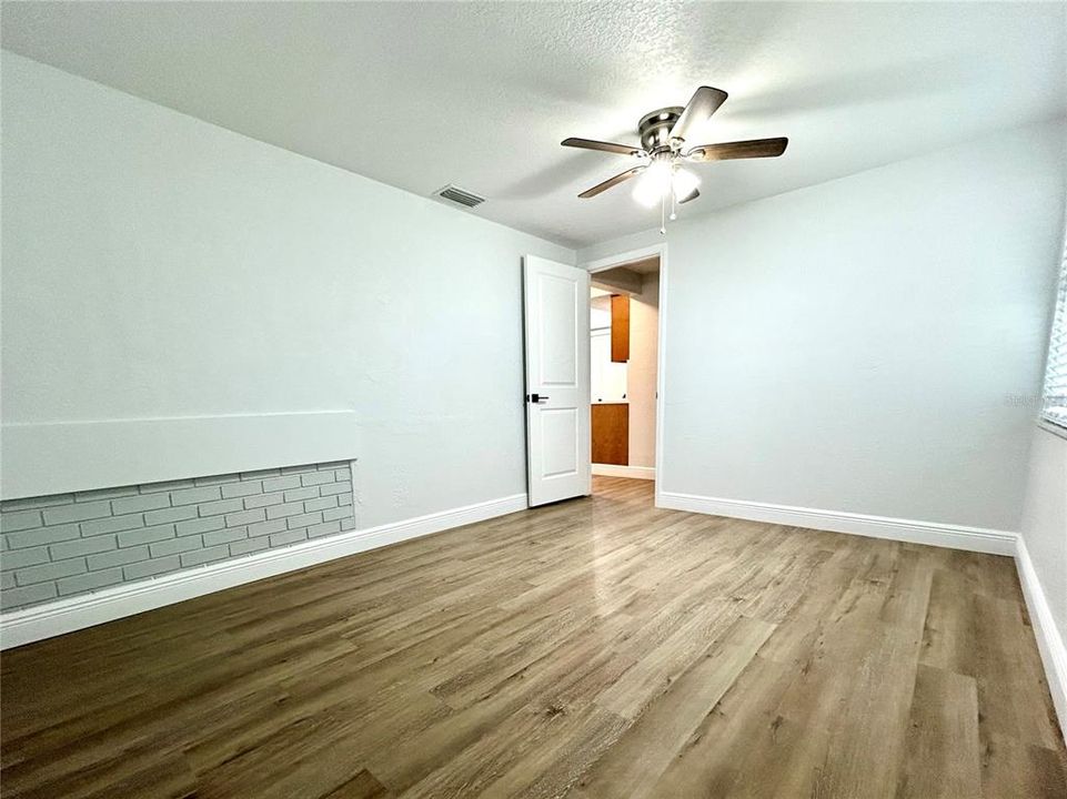 Bonus room/office