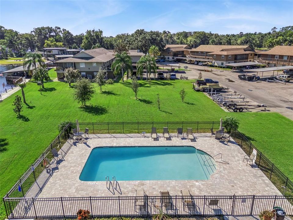 待售: $160,000 (2 贝兹, 1 浴室, 832 平方英尺)