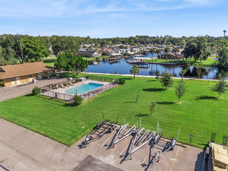 待售: $160,000 (2 贝兹, 1 浴室, 832 平方英尺)