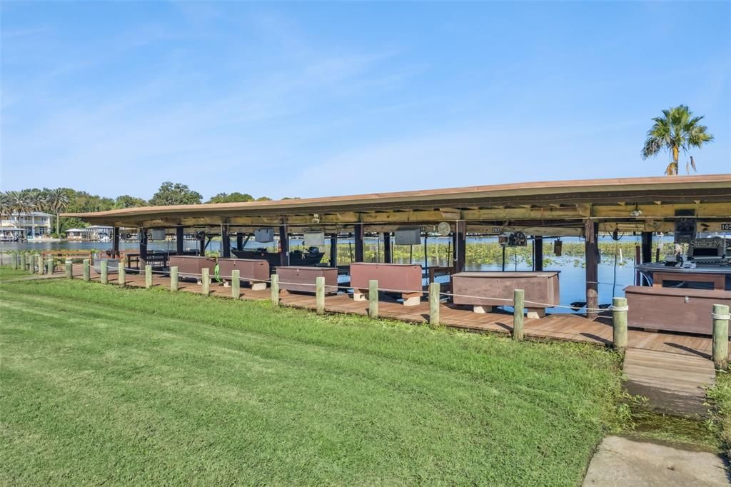 待售: $160,000 (2 贝兹, 1 浴室, 832 平方英尺)