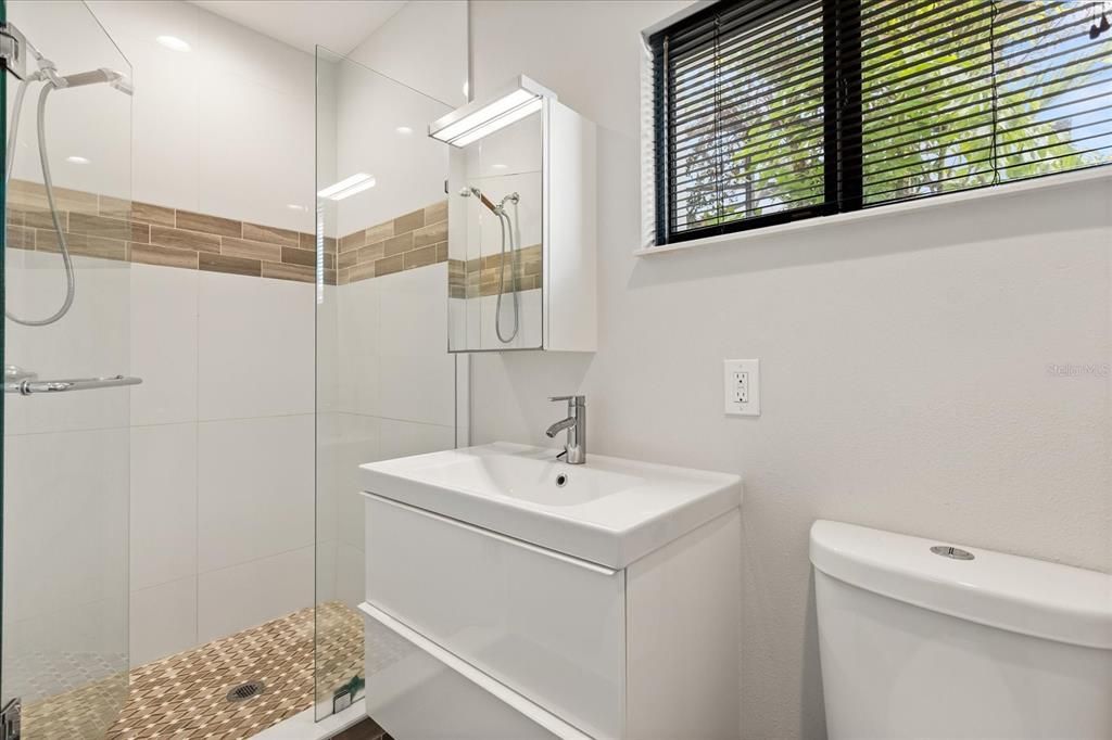 待售: $1,399,000 (5 贝兹, 4 浴室, 4056 平方英尺)