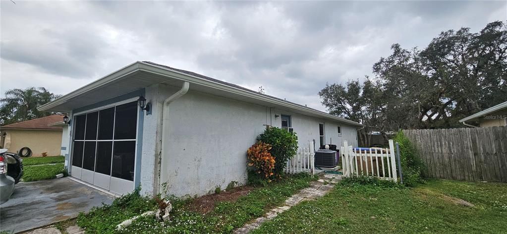 For Sale: $325,000 (4 beds, 2 baths, 2722 Square Feet)