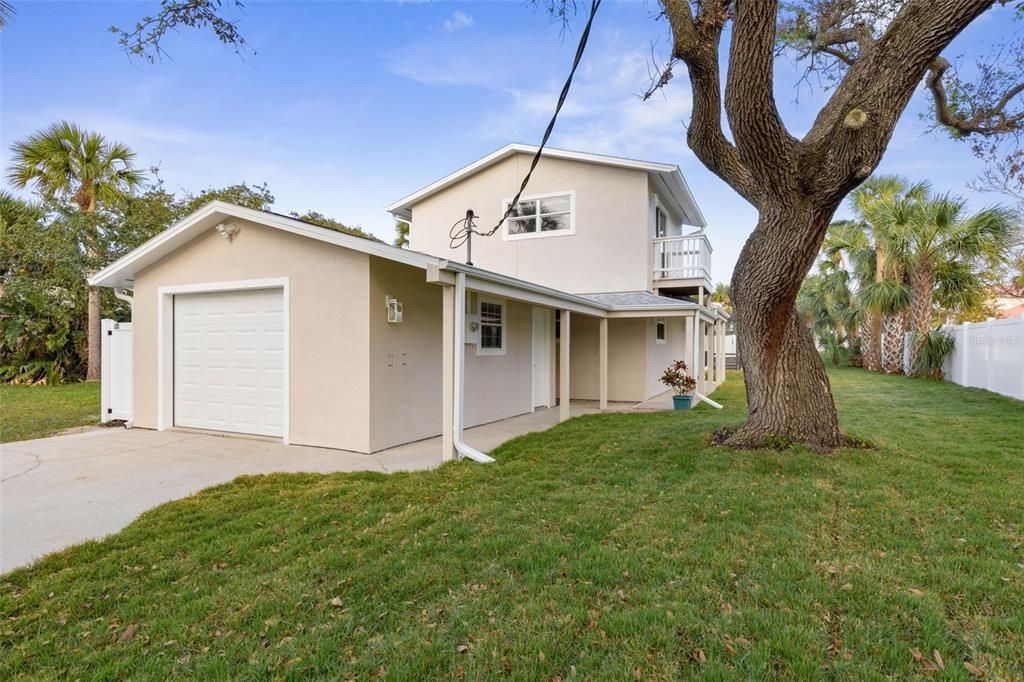 For Sale: $599,900 (3 beds, 2 baths, 1400 Square Feet)