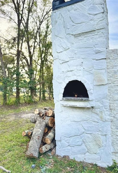 Outdoor oven