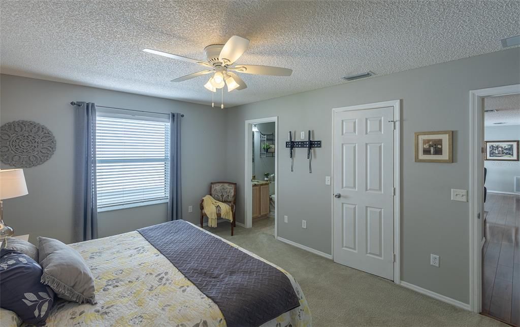 primary bedroom- entry to bathroom